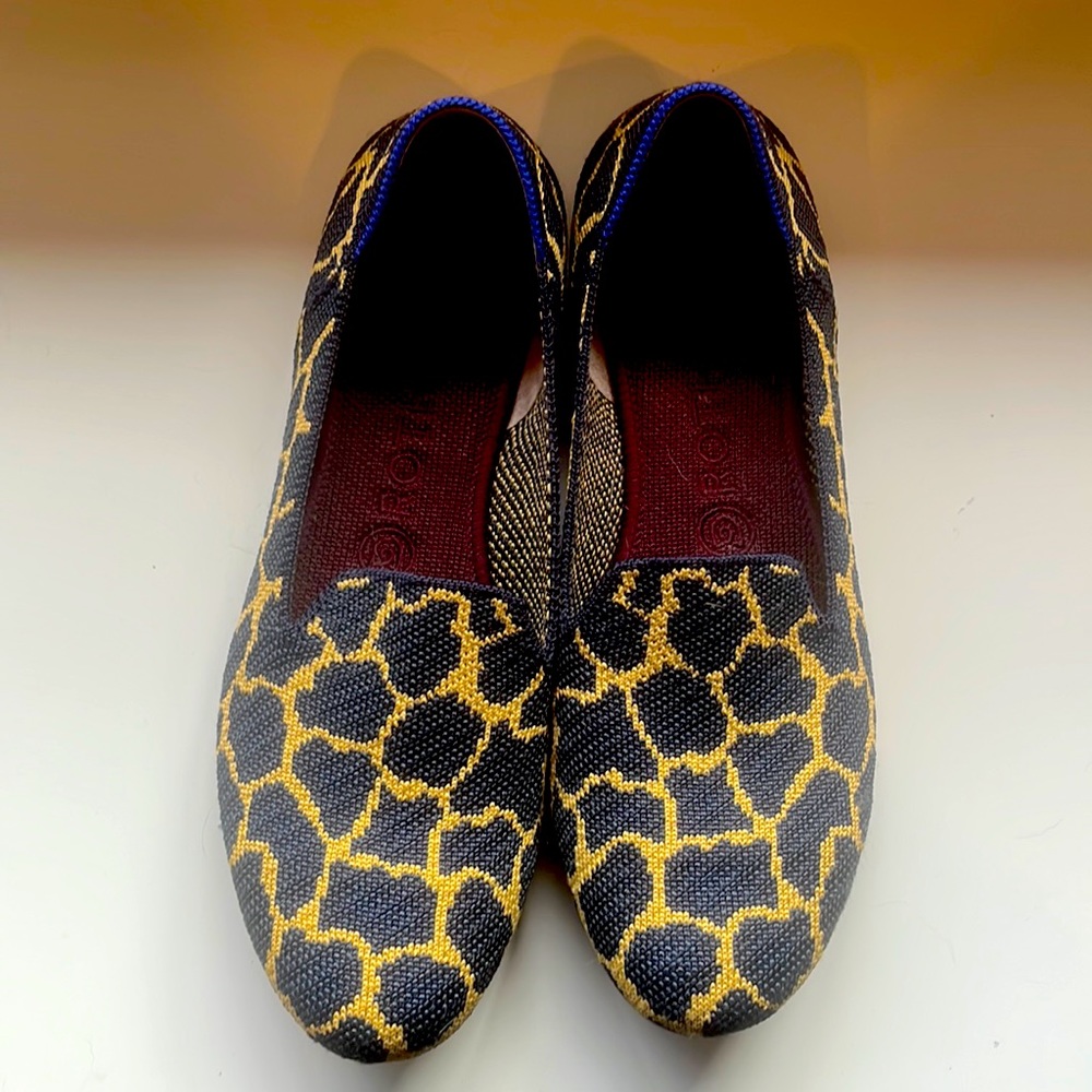 Rothy’s loafer navy giraffe